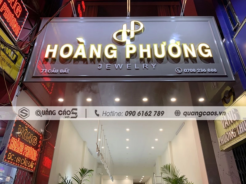 Biển hiệu cửa hàng vàng Hoàng Phương