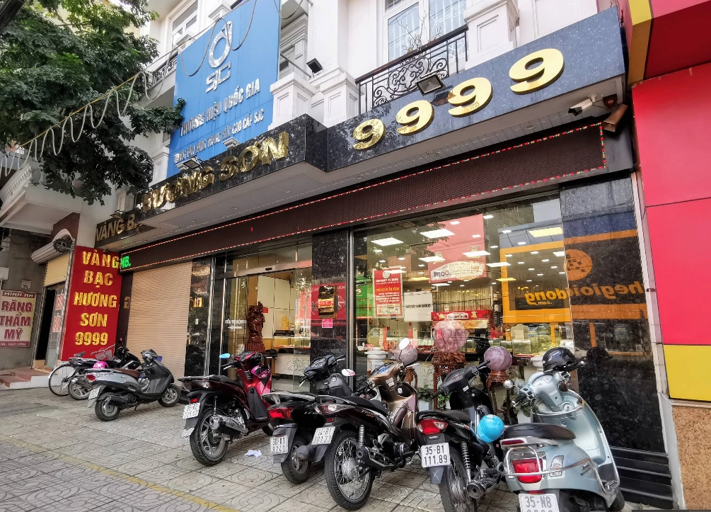 Biểu đồ so sánh giá vàng trong nước và thế giới