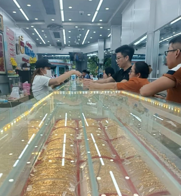 Biểu đồ so sánh giá vàng