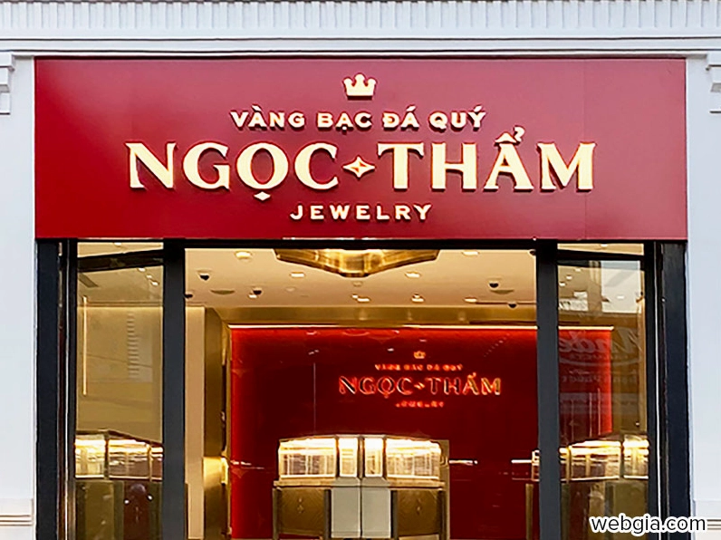 Cận cảnh một mẫu trang sức vàng tại tiệm vàng Ngọc Thẩm