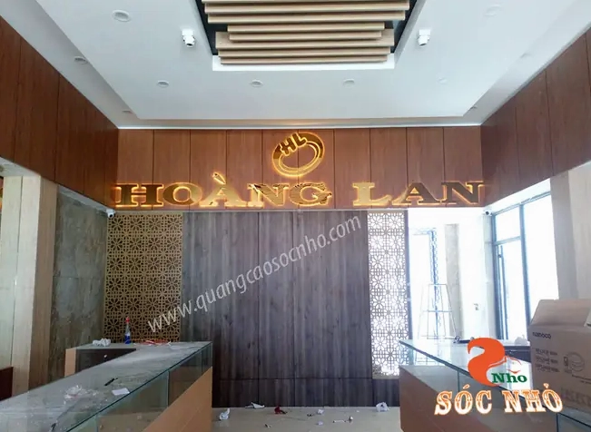 Cận cảnh nhẫn vàng tại tiệm vàng Hoàng Lan