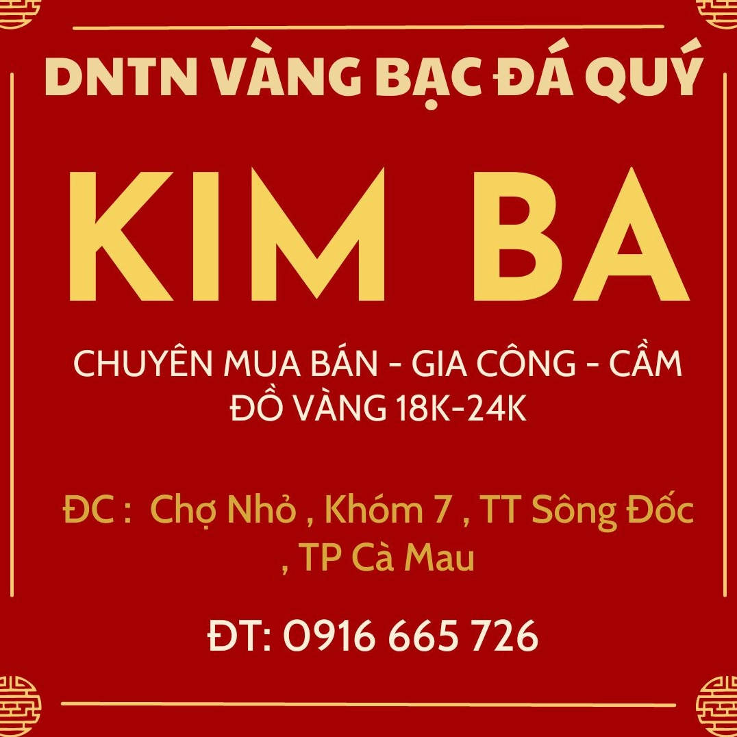 Cửa hàng vàng Kim Hoàn Cà Mau trưng bày sản phẩm