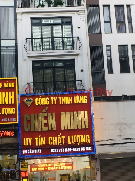Cửa hàng vàng Minh Chiến trưng bày sản phẩm mới
