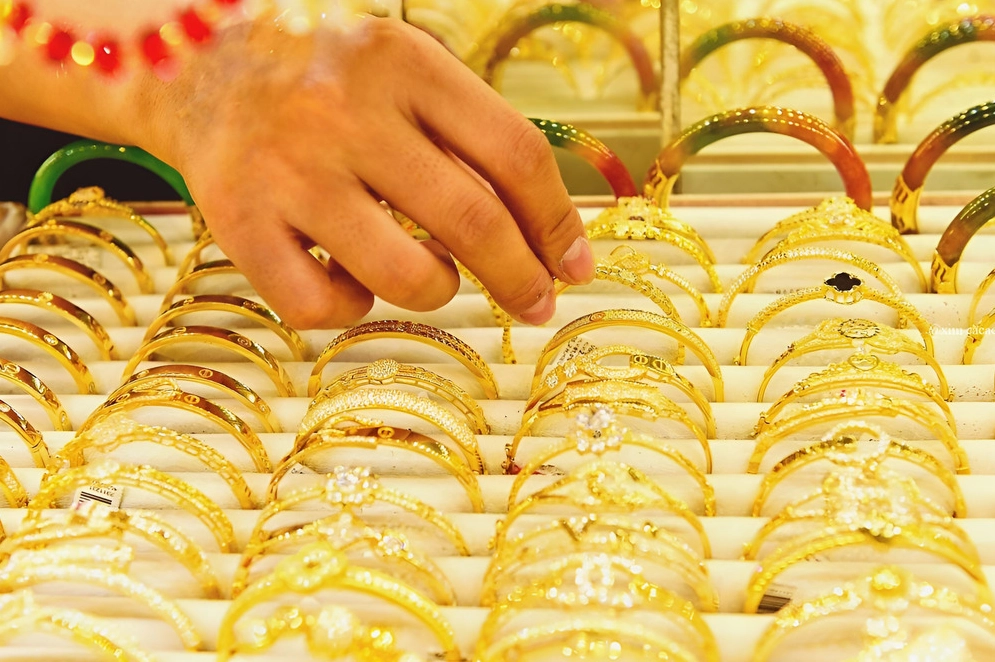 Giá vàng năm 2000 bao tiền một chỉ