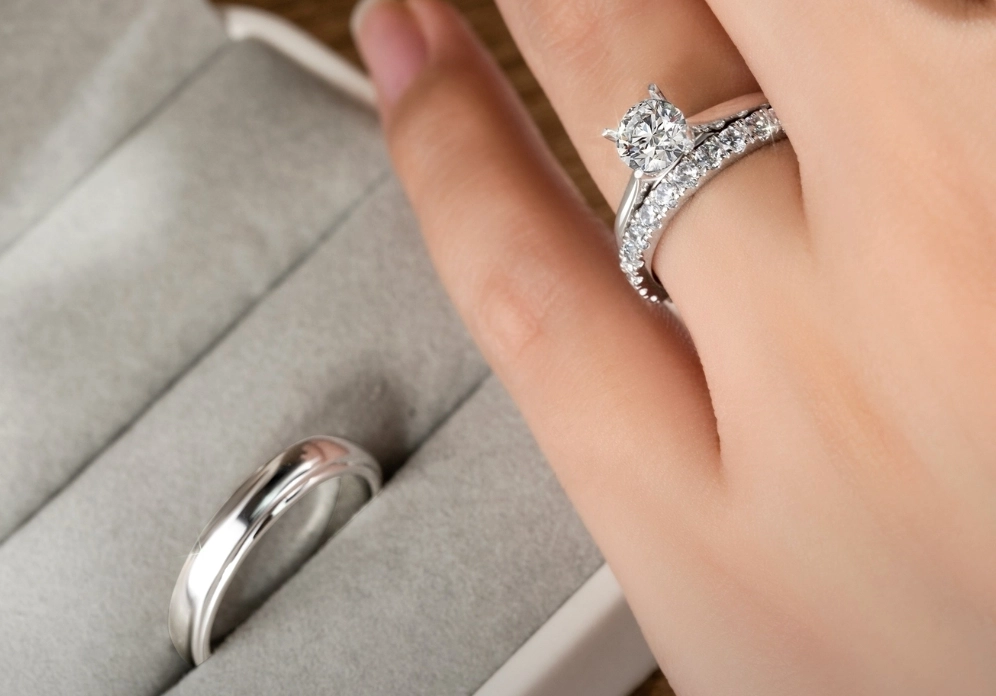 Giải đáp thắc mắc về vàng trắng 18k