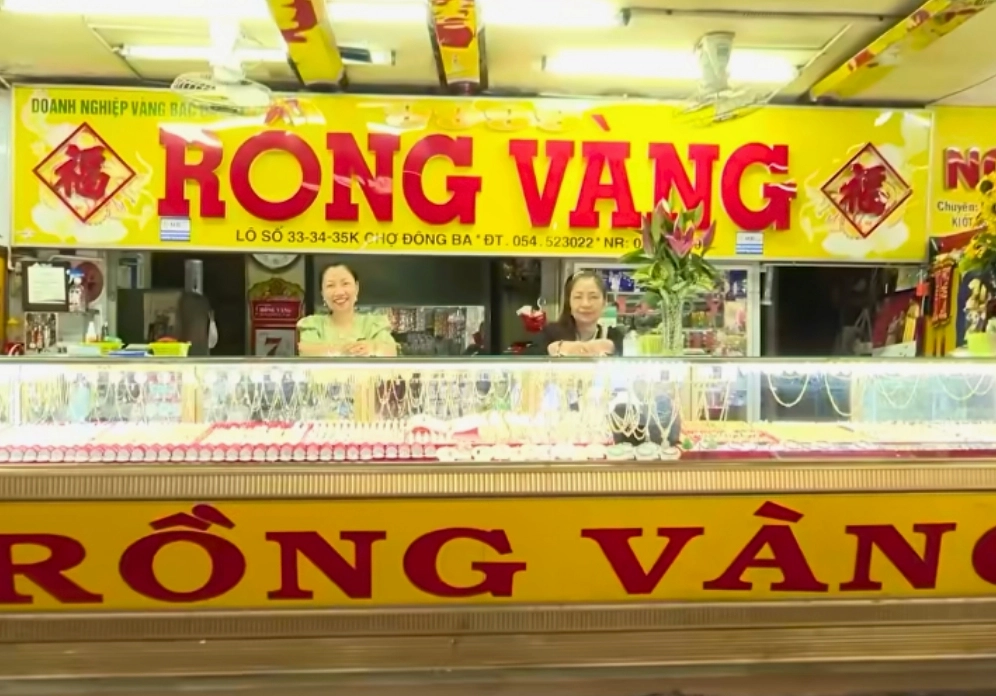 Hình ảnh Rồng Vàng Huế tinh xảo