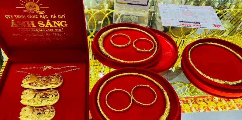 Không gian sang trọng tại Tiệm Vàng Ánh Sáng