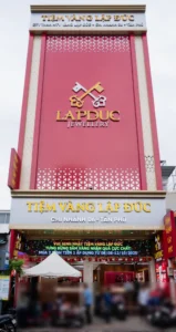 tiem-vang-lap-uc-bieu-tuong-trang-suc-vang-bac-uy-tin-2026_376